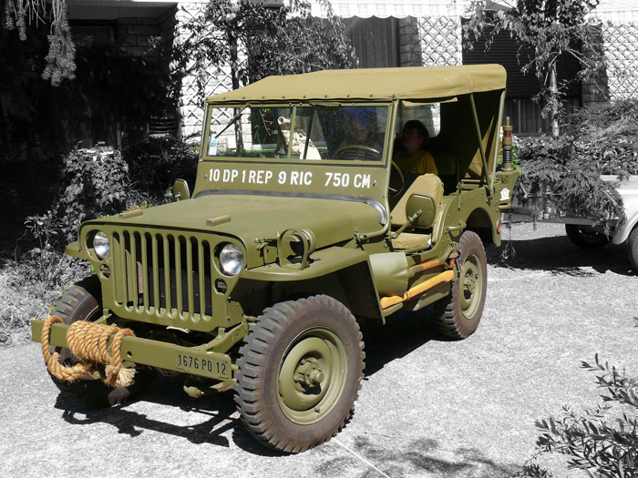Jeep Willys MB originale della Seconda Guerra Mondiale, icona del veicolo militare americano usato dagli Alleati per la liberazione dell’Europa.