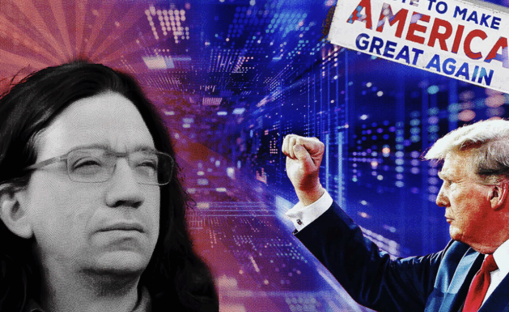 Curtis Yarvin in bianco e nero accanto a Donald Trump con sfondo patriottico e slogan "Make America Great Again", simbolo dello scontro ideologico tra liberalismo e reazione.