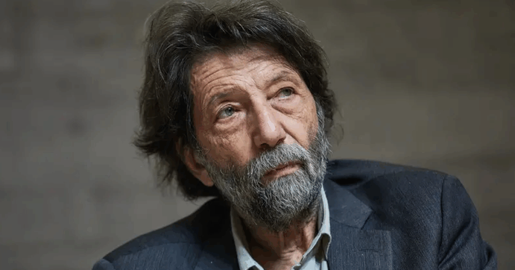 Ritratto di Massimo Cacciari, filosofo e politico italiano, sul rapporto tra etica e politica.