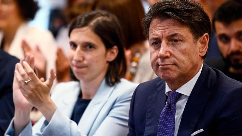 Elly Schlein e Giuseppe Conte in primo piano: alleanze difficili e il rischio populista nel futuro del Partito Democratico