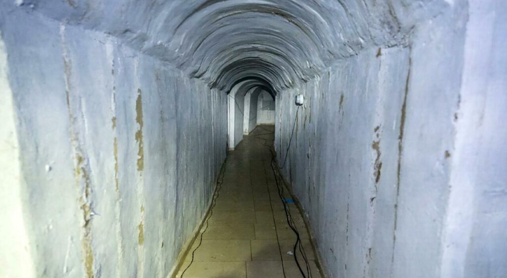 Tunnel sotterraneo collegato a ospedali bunker usati da Hamas per scopi militari