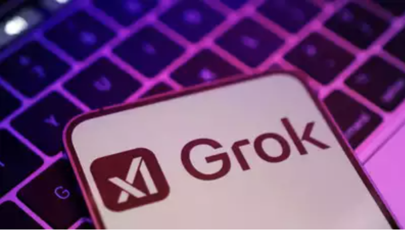Logo Grok su tastiera: intelligenza artificiale e dialogo etico nel confronto tra uomo e AI