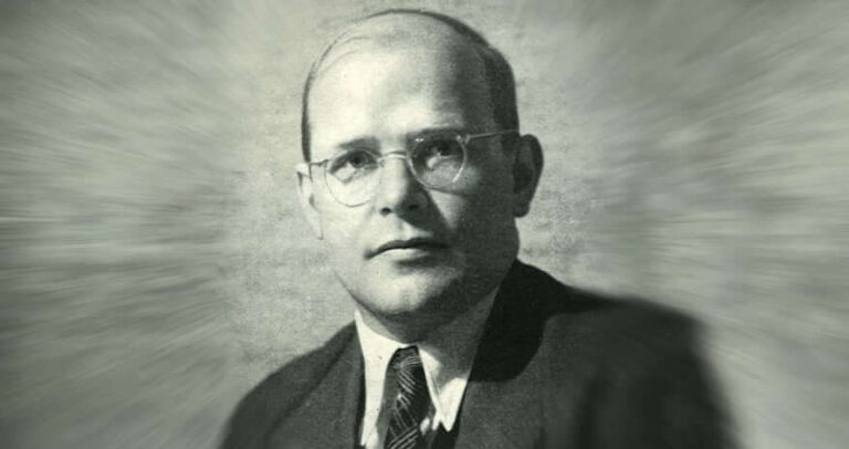 Ritratto in bianco e nero di Dietrich Bonhoeffer , con occhiali e abito formale.