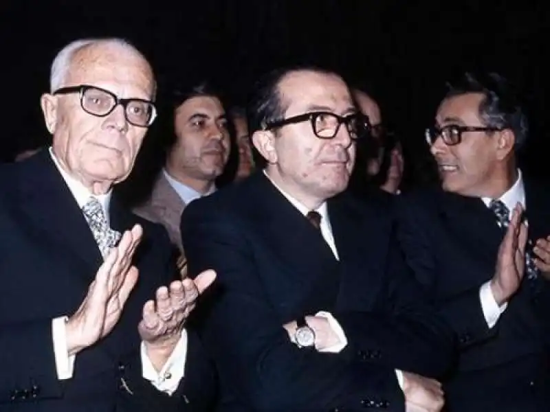 Sandro Pertini e Giulio Andreotti, protagonisti della politica italiana tra strategia, rispetto e aneddoti memorabili